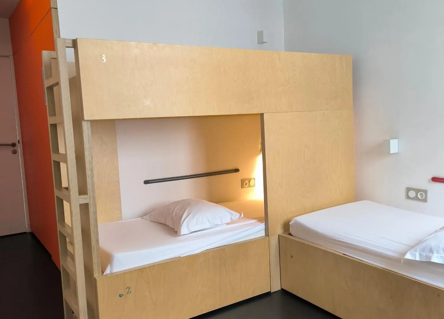 Auberge De Jeunesse Hi קאור אכסניה